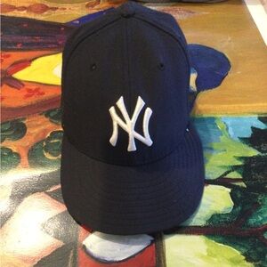 NY Cap fitted size 7